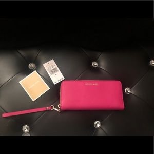 Michael Kors Jet Set Travel wallet